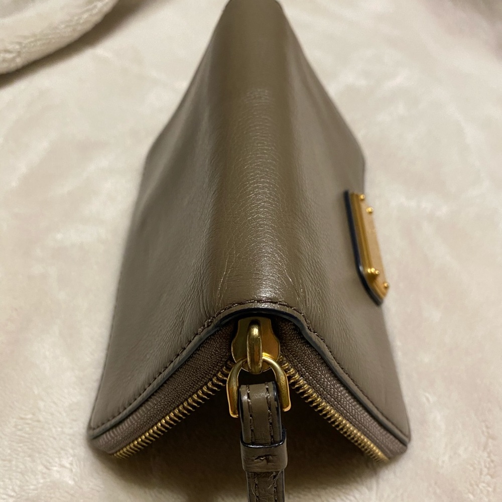 Marc by Marc Jacobs phone wallet/wristlet - Picture 8 of 8